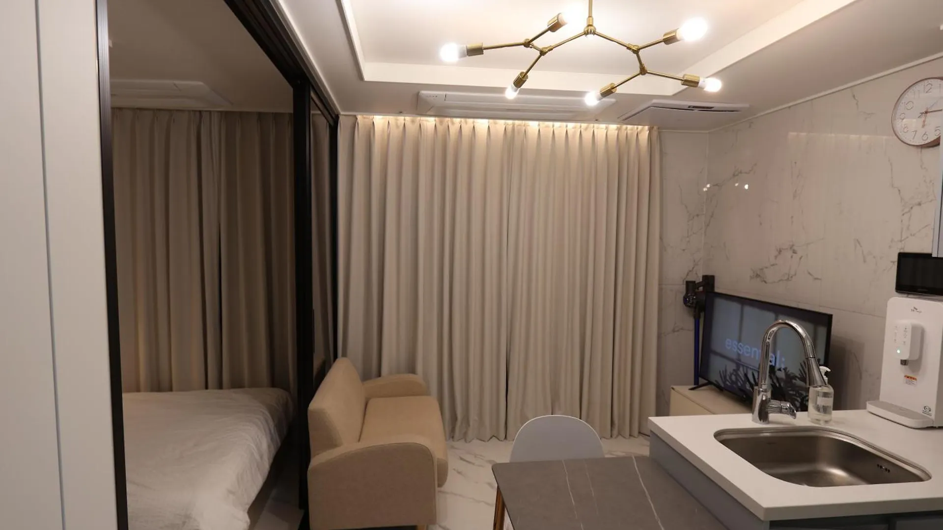 City Hall,Central Seoul Apartment 0*,
